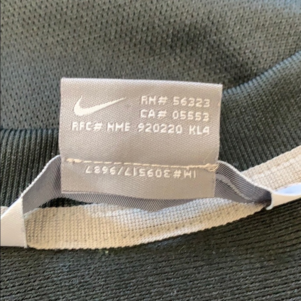 LAST CHANCE Nike black striped athletic T-shirt - Picture 5 of 6